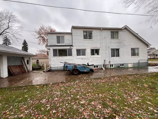 Hazel Park, MI 48030 1727,356 W JARVIS Avenue