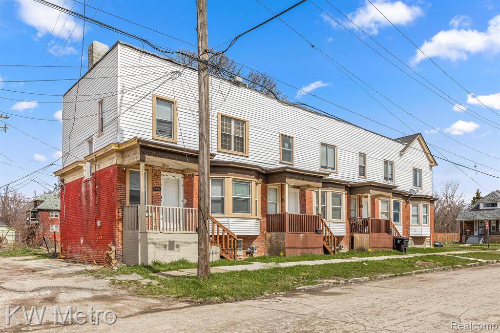 Detroit, MI 48213 2503,5907 IROQUOIS Street