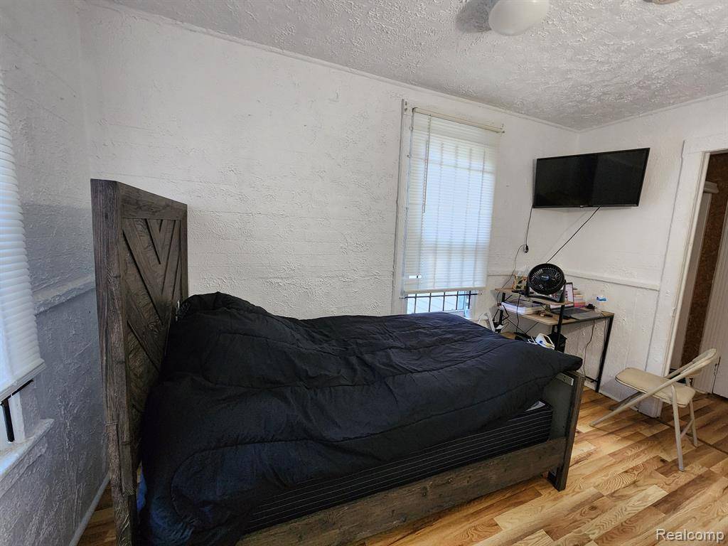 Pontiac, MI 48342 3059,110 WHITTEMORE Street
