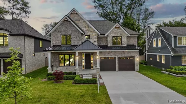 2182 BUCKINGHAM Avenue, Birmingham, MI 48009 7545