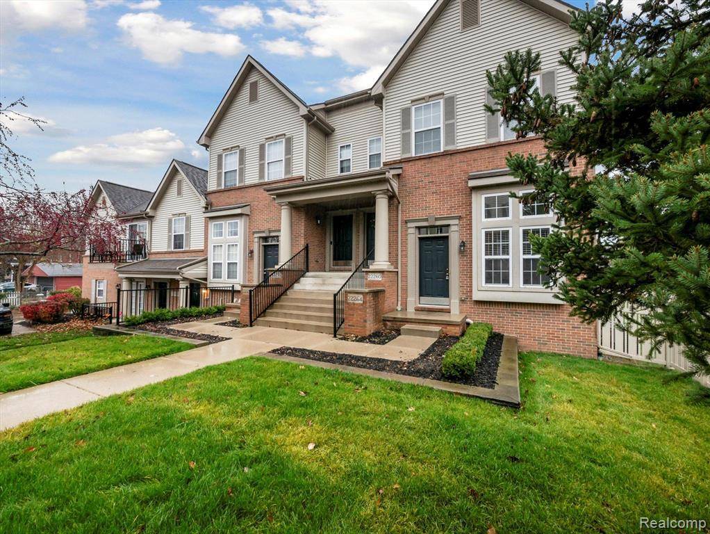 Dearborn, MI 48124 2242,22264 Abbey Lane
