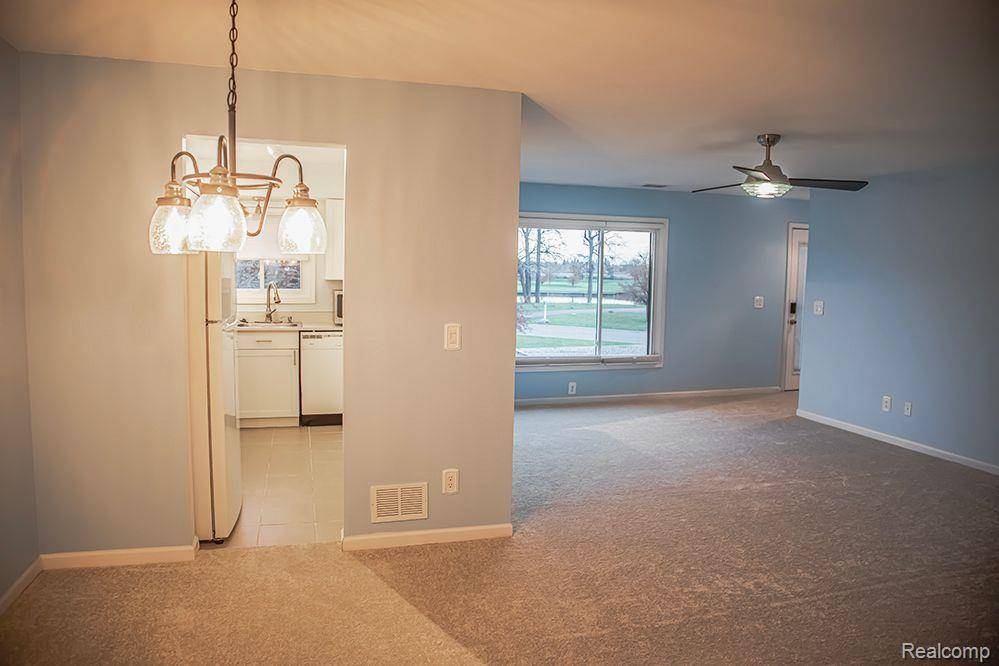 Saint Clair Shores, MI 48082 1062,410 COUNTRY CLUB Drive