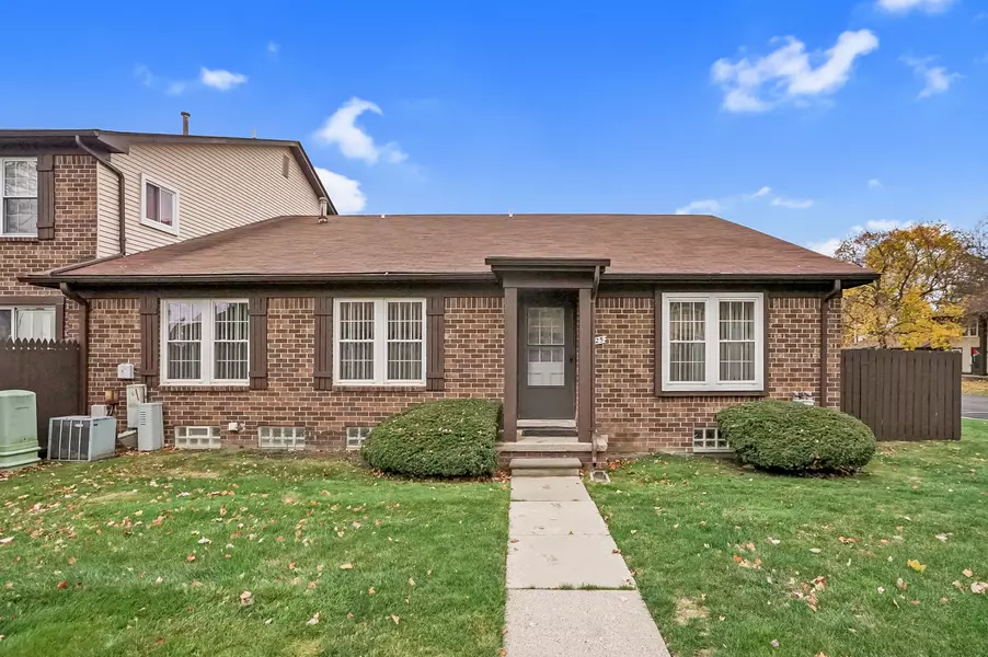 35225 BRISTLECONE, Clinton Township, MI 48035 2318