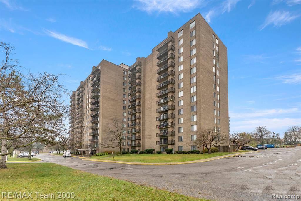 Southfield, MI 48075 4727,16400 N PARK Drive