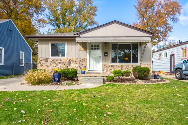 22701 LAKE Drive, Saint Clair Shores, MI 48082 1841