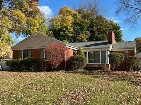 430 COMMON Street, Walled Lake, MI 48390 3414