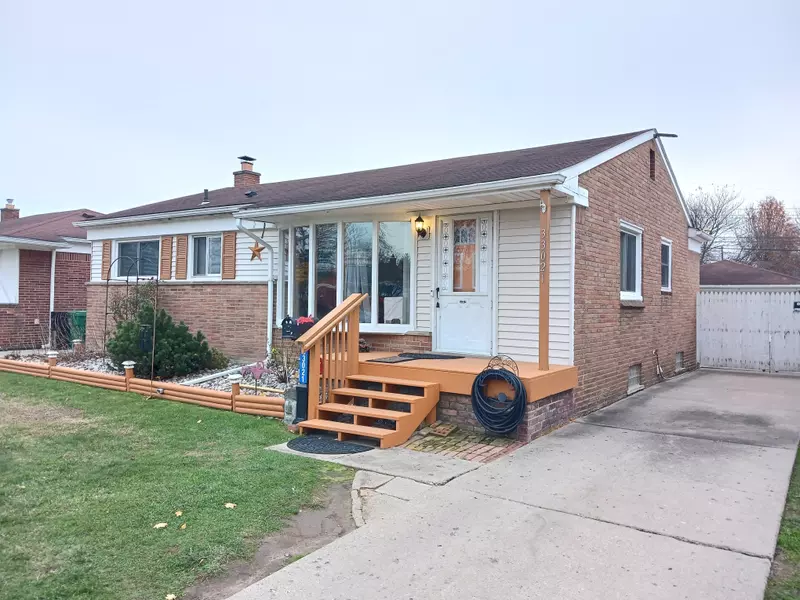 33021 SHERIDAN Street, Garden City, MI 48135 3069