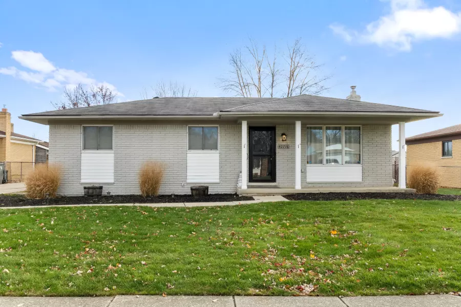 42716 E WINDS Drive, Clinton Township, MI 48038 5420