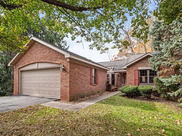 7219 Huntcliff, West Bloomfield, MI 48322 2941