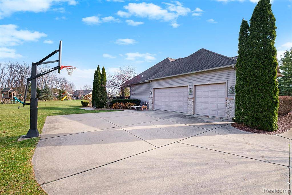 Linden, MI 48451 8441,13217 Pintail Court