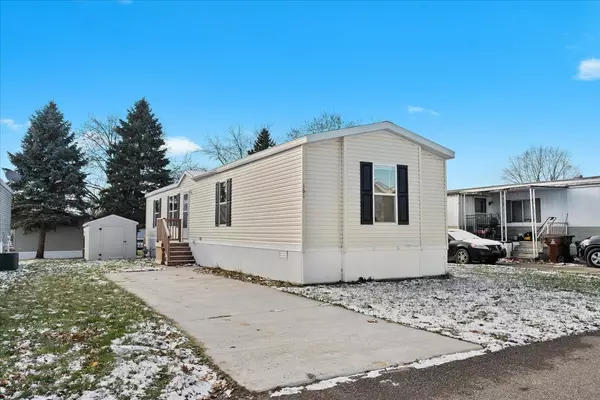 161 Orleans, Howell, MI 48843