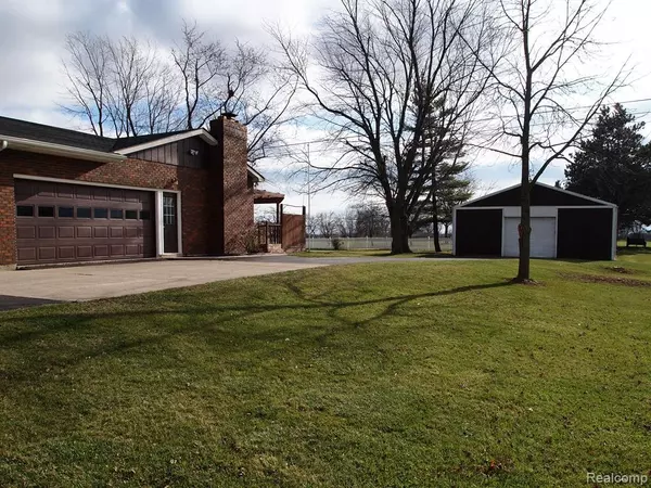 South Rockwood, MI 48179 9775,6690 LABO Road