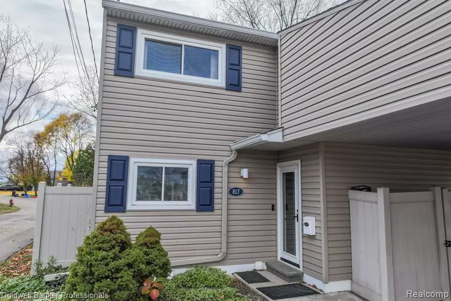 817 E Kirts Boulevard, Troy, MI 48084 4825