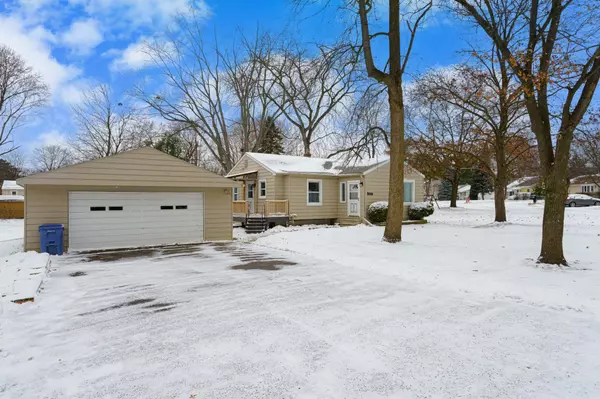 2227 MARSTON Drive, Waterford, MI 48327 1143