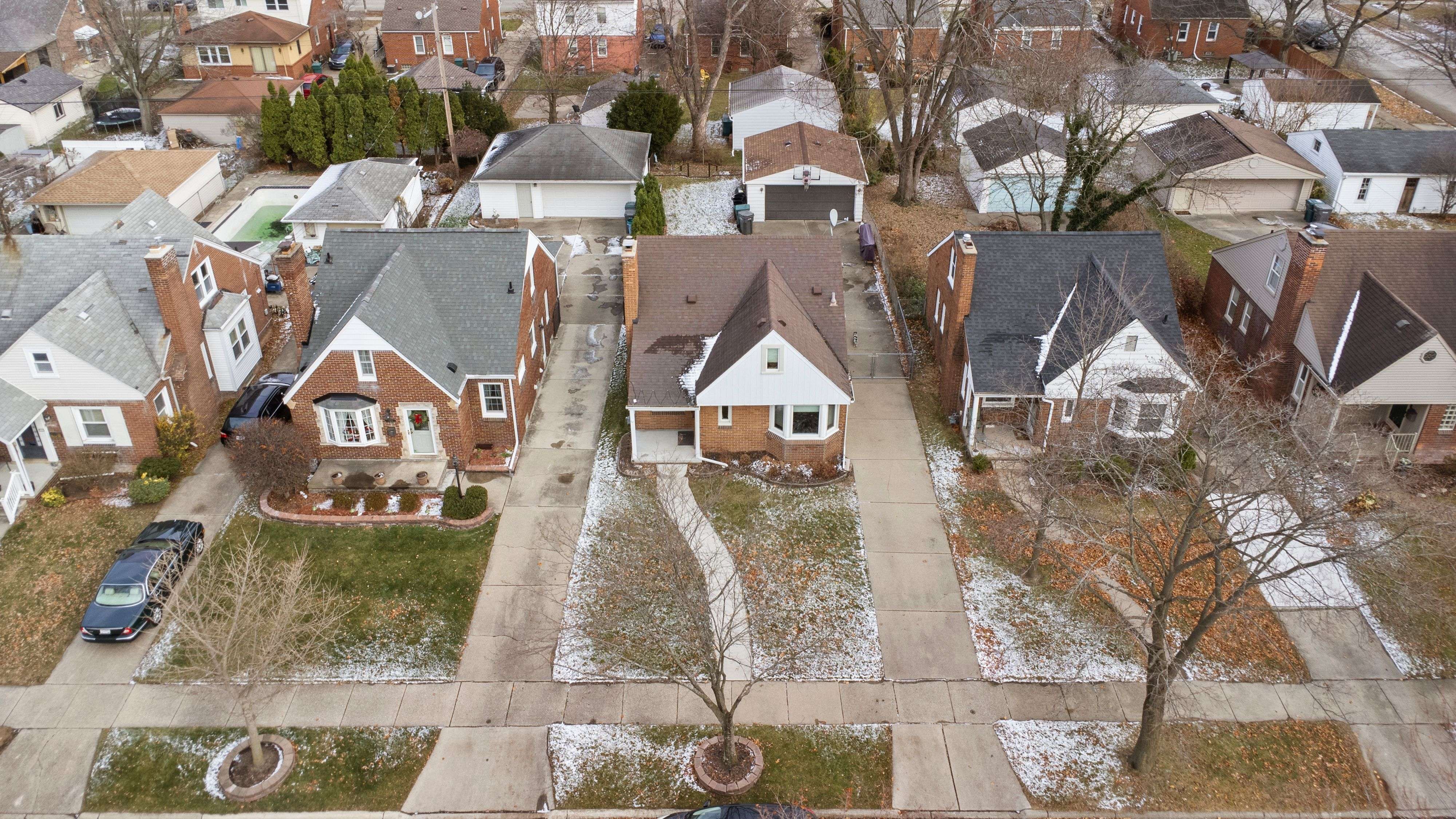 Dearborn, MI 48128 1116,1528 N VERNON Street