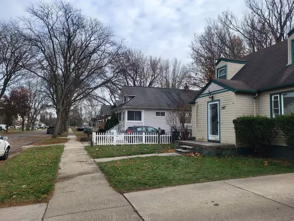 Lincoln Park, MI 48146 2412,1167 GARFIELD Avenue