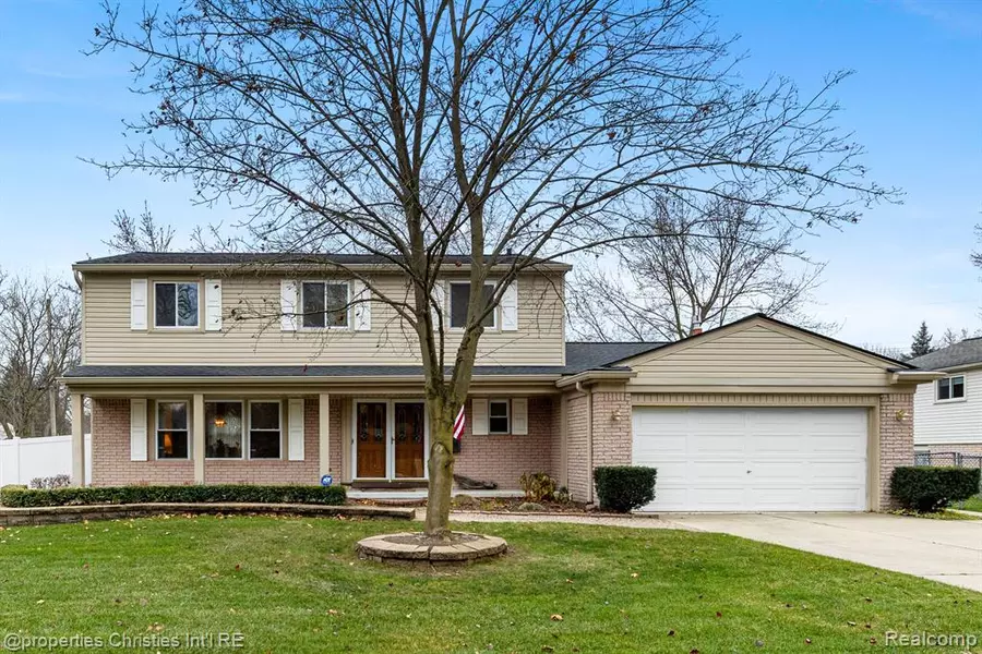 2250 CUMBERLAND Drive, Troy, MI 48085 3662