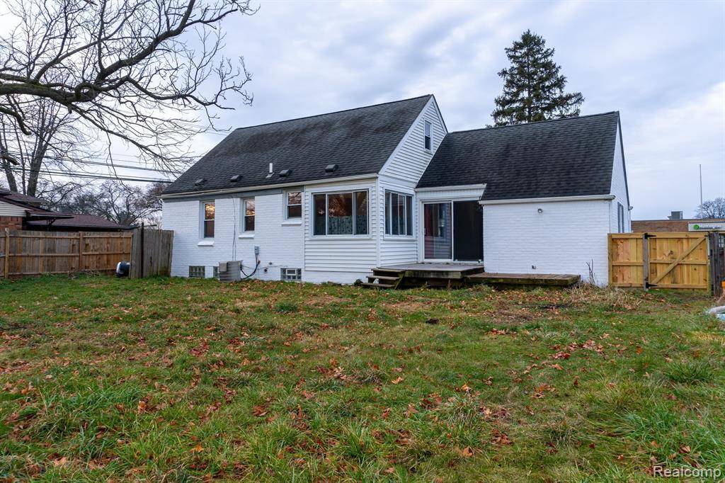 Lathrup Village, MI 48076 2844,28950 LATHRUP Boulevard