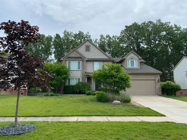 197 COLUMBIA Drive, South Lyon, MI 48178 1886