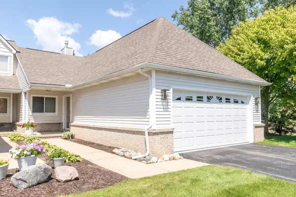 South Lyon, MI 48178 1728,61024 Evergreen Court