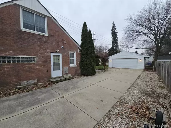 Warren, MI 48089 1437,26035 SCHOENHERR Road