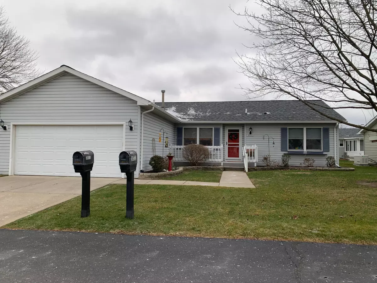 Westland, MI 48185 7615,38513 CHESTNUT Lane