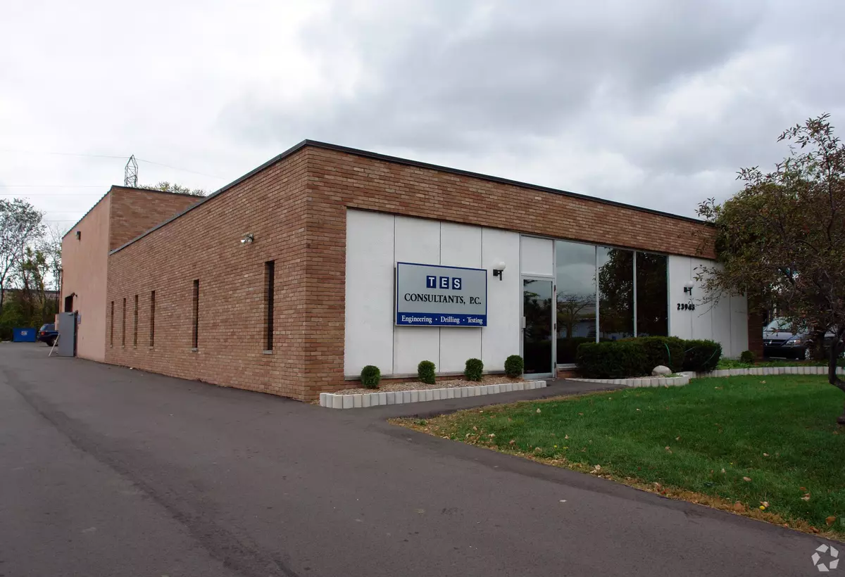 Farmington Hills, MI 48335 2862,23943 INDUSTRIAL PARK Drive