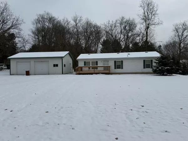 24 SPRINGER Lane, Attica, MI 48412 9702