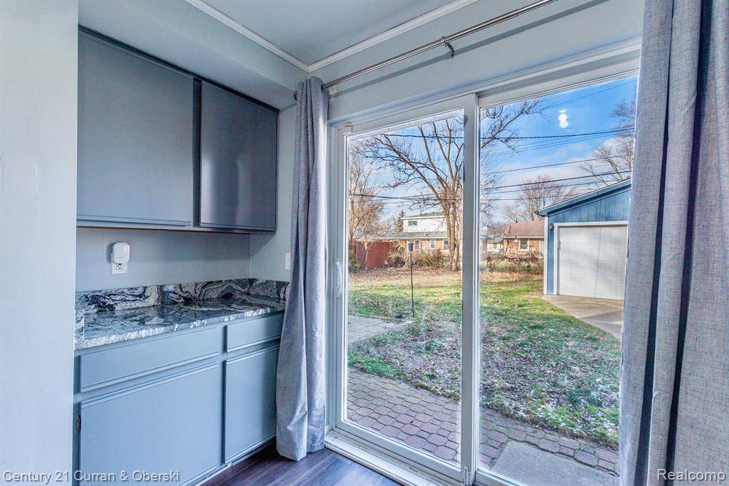 Madison Heights, MI 48071 4162,1261 E DALLAS Avenue
