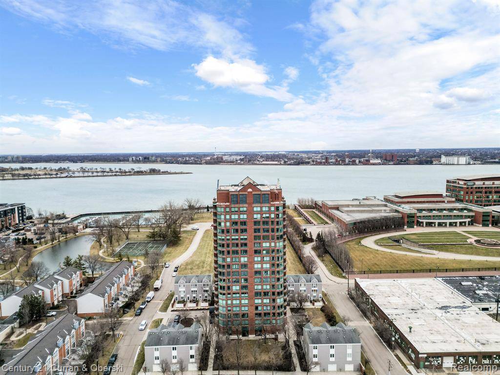 3320 SPINNAKER Lane, Detroit, MI 48207 5032