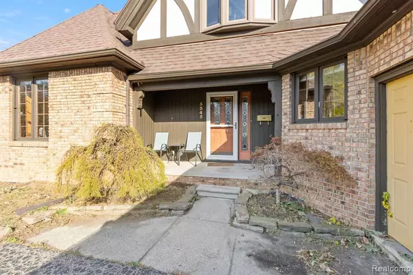 5345 CHICAGO Road, Warren, MI 48092 1489