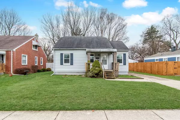 21708 MAPLE Street, Saint Clair Shores, MI 48081 3723