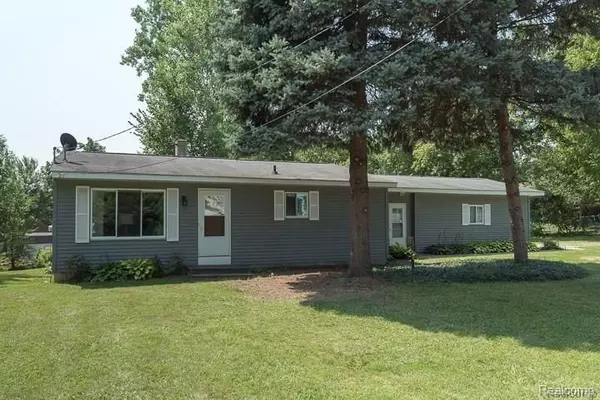 475 CONWAY Street, Walled Lake, MI 48390 3330