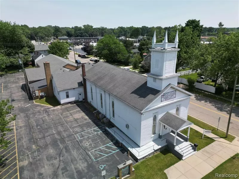 45504 CASS Avenue, Utica, MI 48317 5606