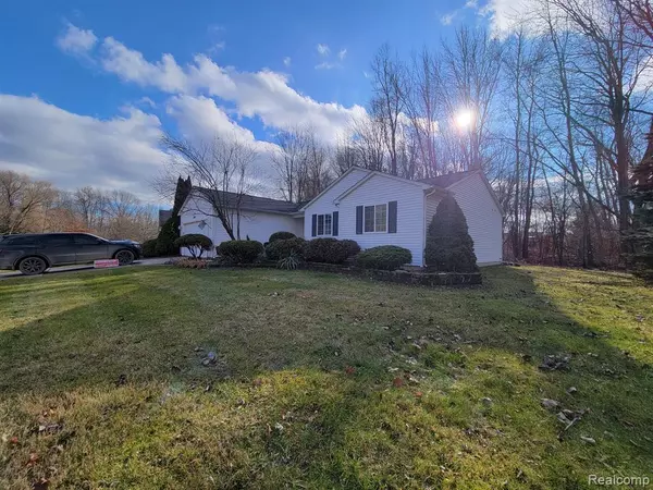 308 Cove View, Waterford, MI 48327 3783