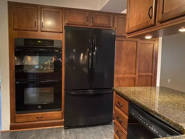 Farmington Hills, MI 48334 5318,27208 HYSTONE Drive
