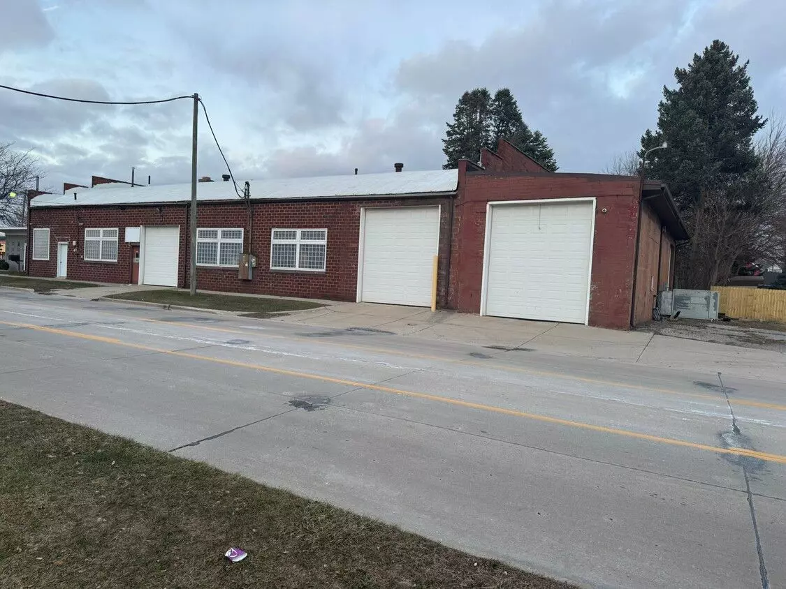 Monroe, MI 48161 1323,111 JONES Avenue