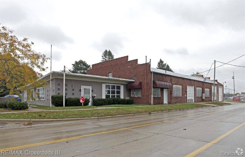 Monroe, MI 48161 1323,111 JONES Avenue