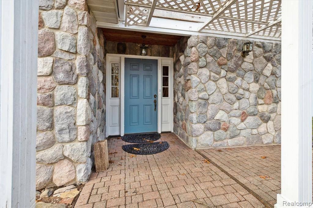Brighton, MI 48116 6239,7811 N Kilkenny Drive