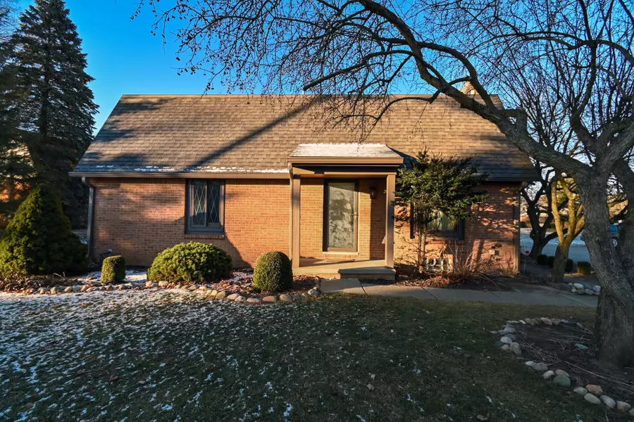 1985 PONDVIEW, Rochester Hills, MI 48309 3304