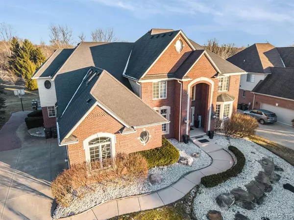 Rochester Hills, MI 48306 3576,1091 CLEAR CREEK Drive