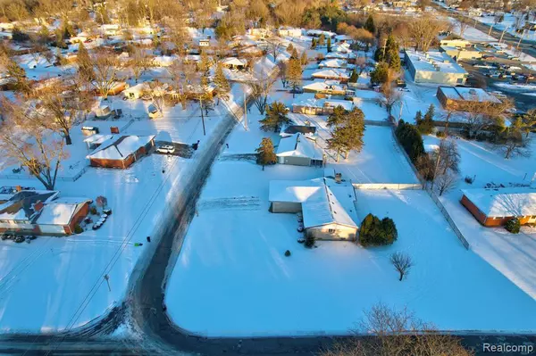 Grand Blanc, MI 48439 4362,5556 MOCERI Lane