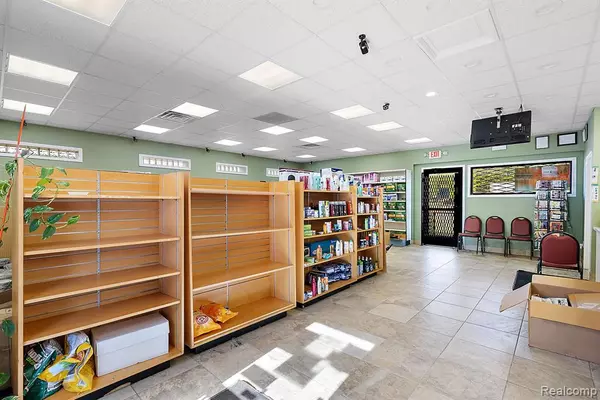 Lathrup Village, MI 48076 3406,27241 SOUTHFIELD Road