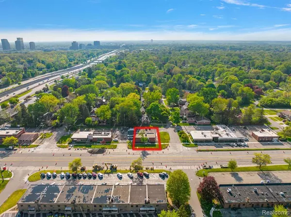 Lathrup Village, MI 48076 3406,27241 SOUTHFIELD Road
