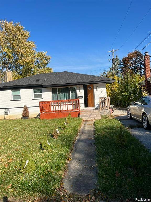 1720 MARLOWE Drive, Flint, MI 48504 7023