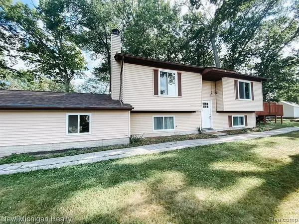 1878 OLDTOWN Avenue, West Bloomfield, MI 48324 1261