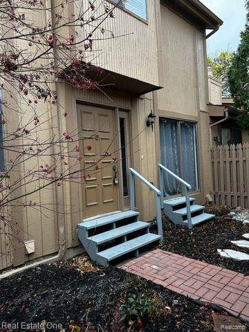 West Bloomfield, MI 48322 2122,6215 ANDREA Lane
