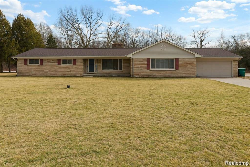 23369 GLENCREEK Drive,  Farmington Hills,  MI 48336 3038