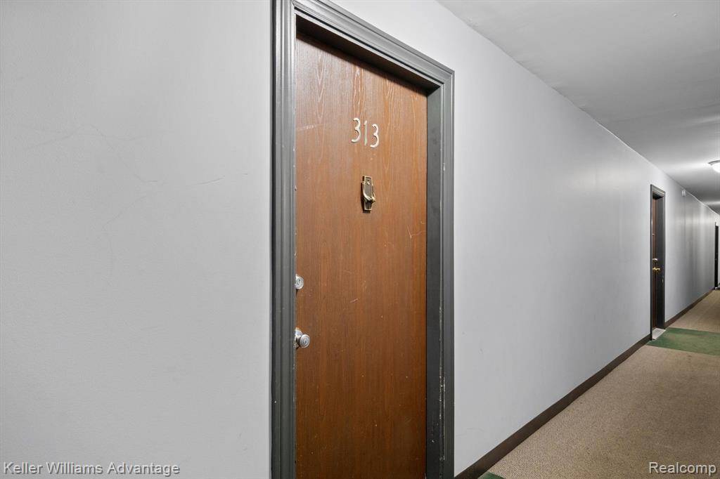 Farmington Hills, MI 48334 3638,31993 W 12 MILE Road