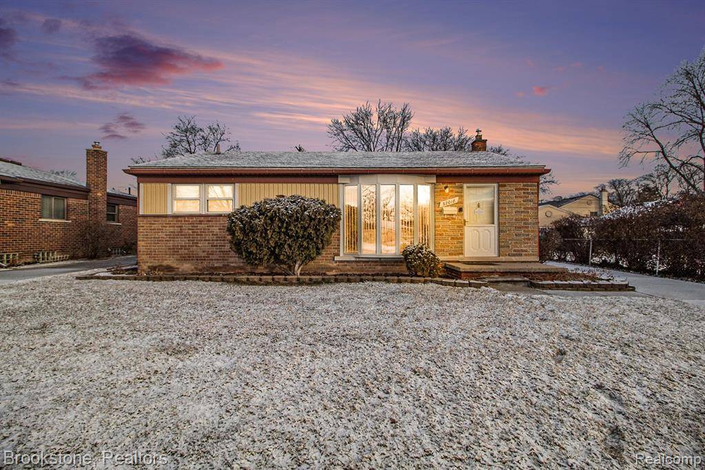 32018 Joy Road,  Livonia,  MI 48150 3837